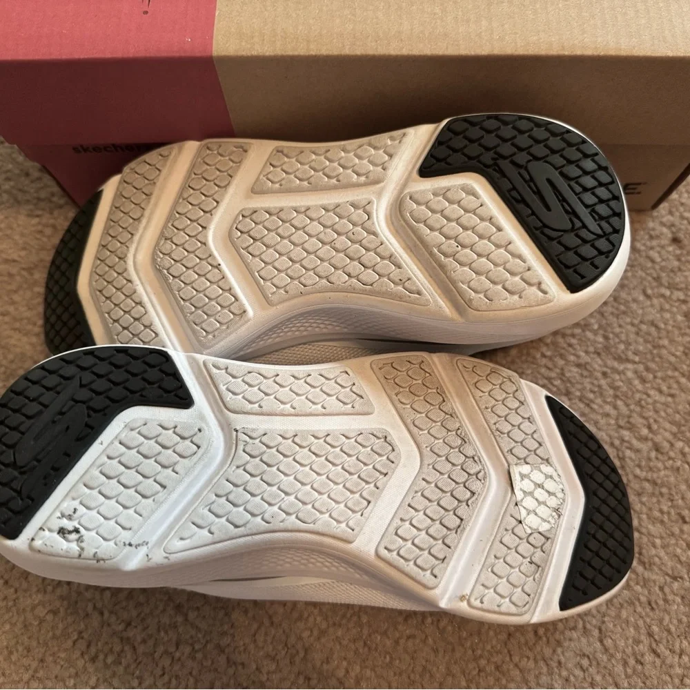 Skechers Go Run Elevate Slip-ons 6.5 - Picture 2 of 4